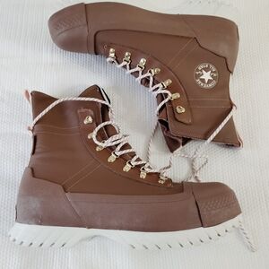 CONVERSE Chuck Taylor All Star Lugged 2.0 CC Waterproof Insulated Men 9 Women 11